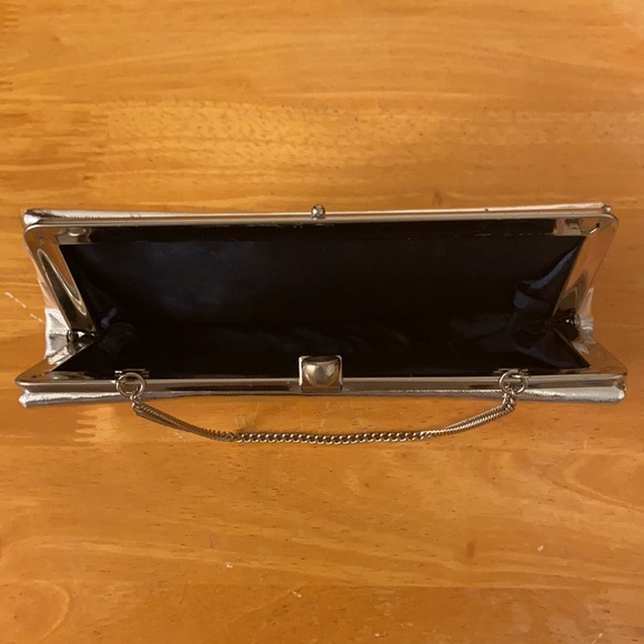 Shiny Silver Clutch Purse Vintage - Picture 8 of 9